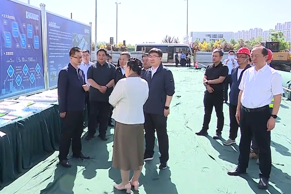 石家莊市委副書(shū)記、市長(zhǎng)馬宇駿一行蒞臨康譽(yù)醫(yī)療介入類(lèi)醫(yī)用高值耗材產(chǎn)業(yè)園項(xiàng)目調(diào)研指導(dǎo)工作